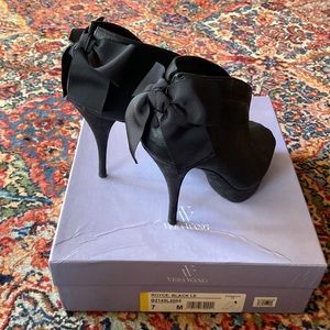 Vera Wang Royce Bow Textured Leather Stiletto Heel Women’s Booties Black SZ 7